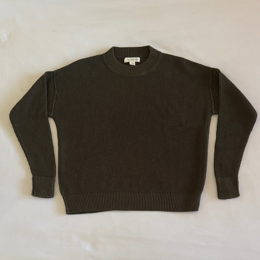 Treasure & Bond size small olive green sweater. EUC. Only lightly worn.